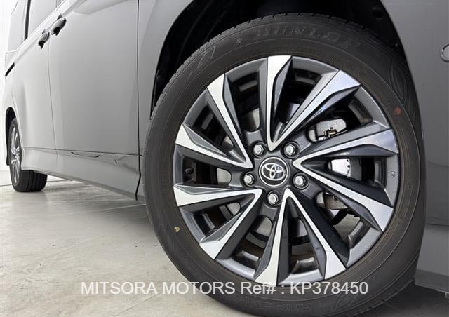 
								2023 TOYOTA VOXY full									