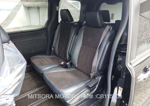 
								2018 TOYOTA NOAH SI full									