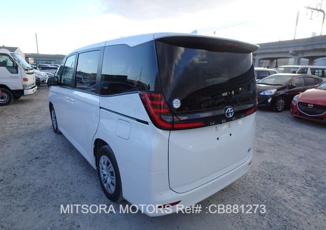 
								2024 TOYOTA NOAH HYBRID X full									
