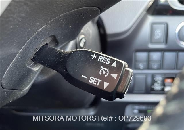 
								2020 TOYOTA VOXY full									