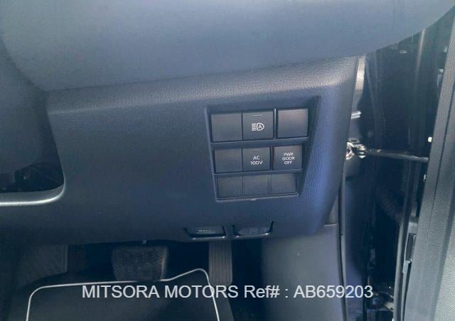 
								2022 TOYOTA VOXY S-Z full									