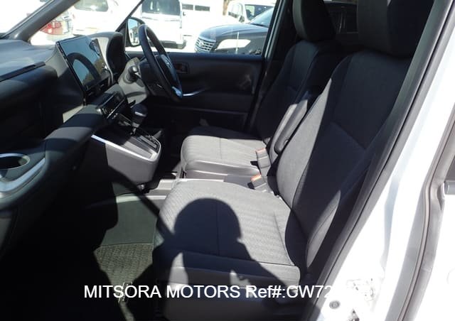 
								2022 TOYOTA NOAH HYBRID G full									