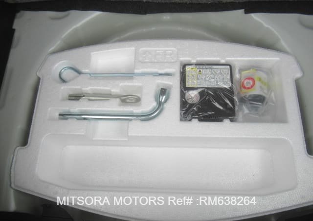 
								2023 TOYOTA VOXY 4WDS-G full									