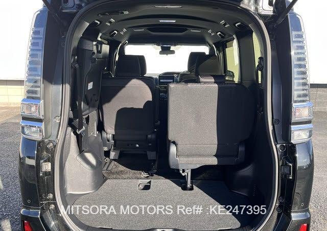 
								2019 TOYOTA VOXY ZS2 full									