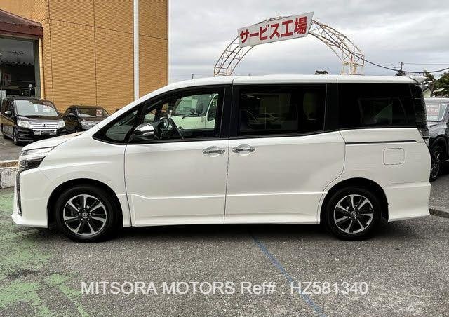 
								2020 TOYOTA VOXY ZS2 full									