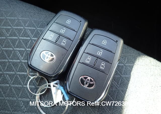 
								2022 TOYOTA NOAH HYBRID G full									