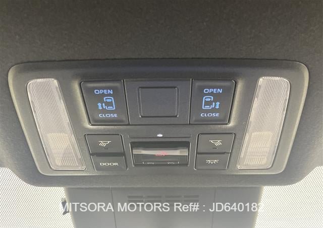 
								2023 TOYOTA VOXY BLACK full									