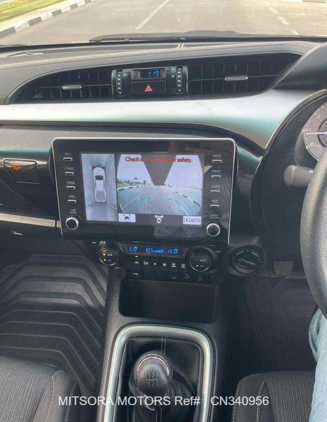 
								2024 TOYOTA HILUX DUAL CABIN PICKUP full									