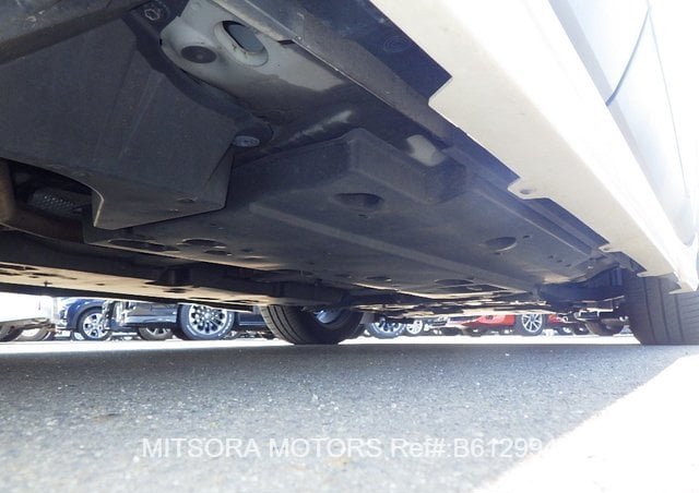 
								2018 TOYOTA C-HR HYBRID G LED EDITION full									