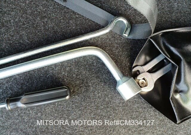 
								2022 TOYOTA NOAH SI full									