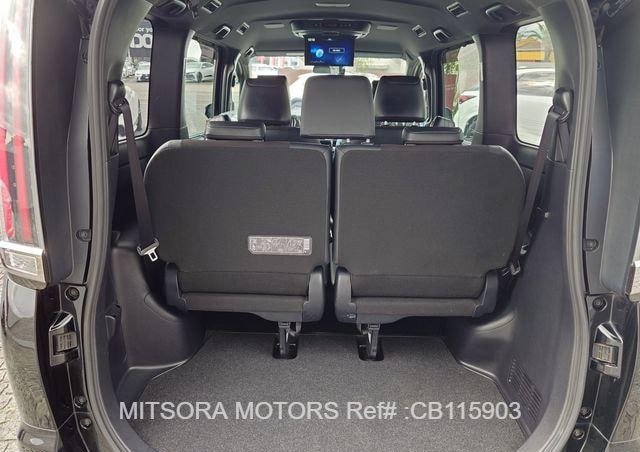 
								2018 TOYOTA NOAH SI full									