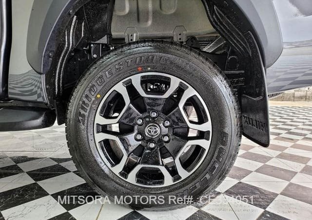 
								2023 TOYOTA HILUX full									