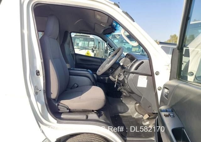 
								2014 TOYOTA HIACE COMMUTER full									