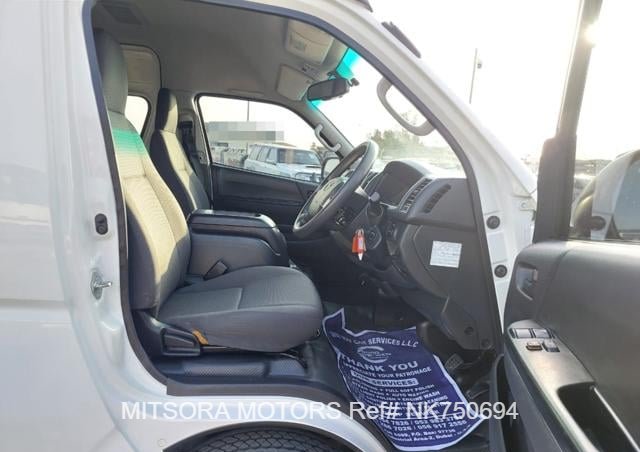 
								2015 TOYOTA HIACE COMMUTER full									