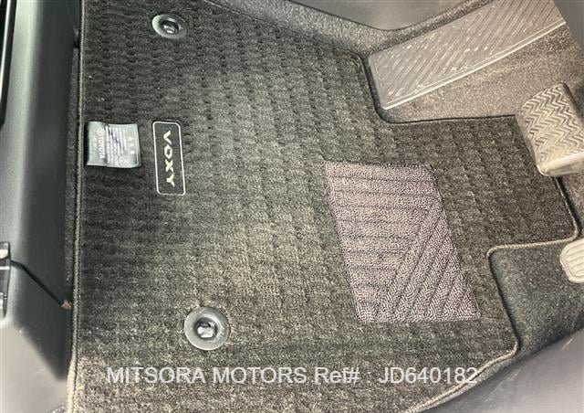 
								2023 TOYOTA VOXY BLACK full									