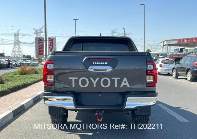 2022 TOYOTA HILUX