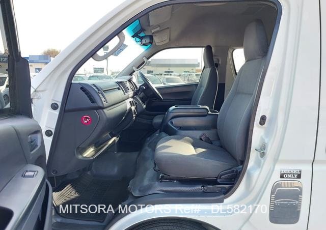 
								2014 TOYOTA HIACE COMMUTER full									