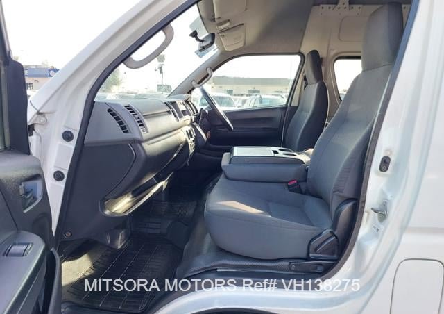
								2015 TOYOTA HIACE COMMUTER full									
