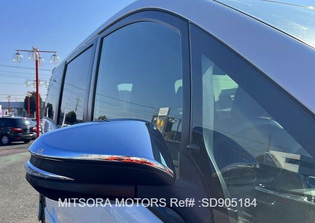 
								2019 TOYOTA VOXY ZS full									