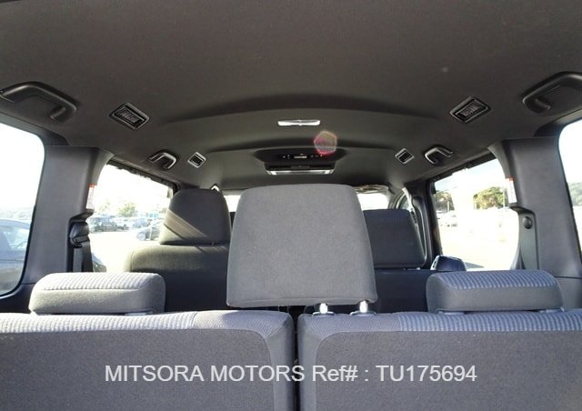 
								2021 TOYOTA VOXY ZS full									