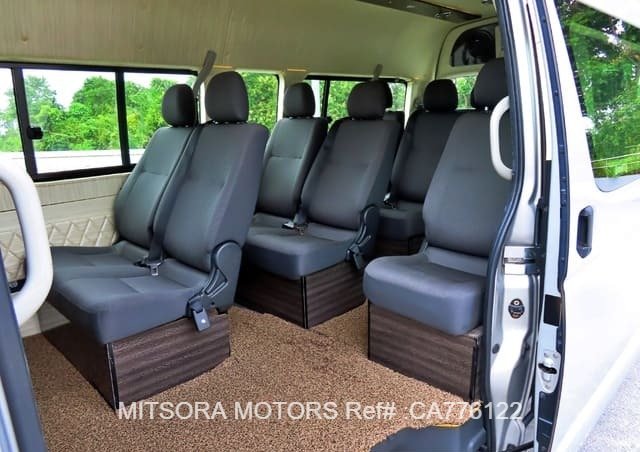 
								2013 TOYOTA HIACE VAN HIROOF AUTO (14 SEATER) full									