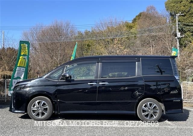 
								2020 TOYOTA VOXY full									