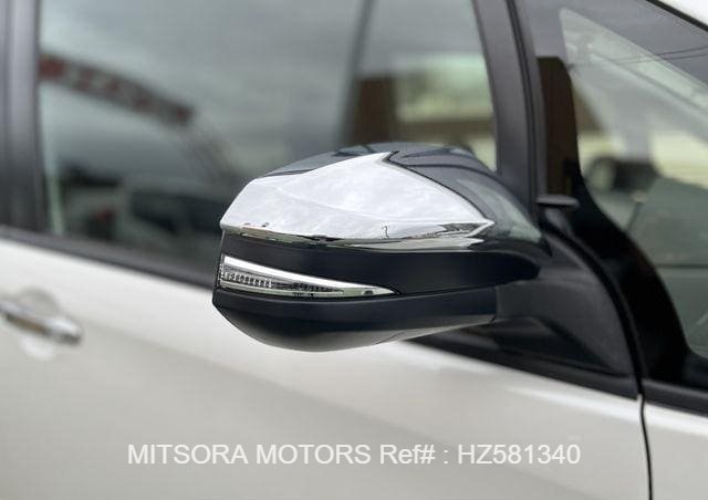 
								2020 TOYOTA VOXY ZS2 full									