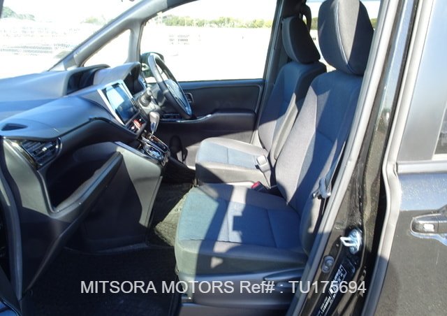 
								2021 TOYOTA VOXY ZS full									