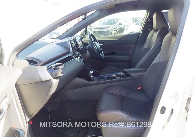 
								2018 TOYOTA C-HR HYBRID G LED EDITION full									