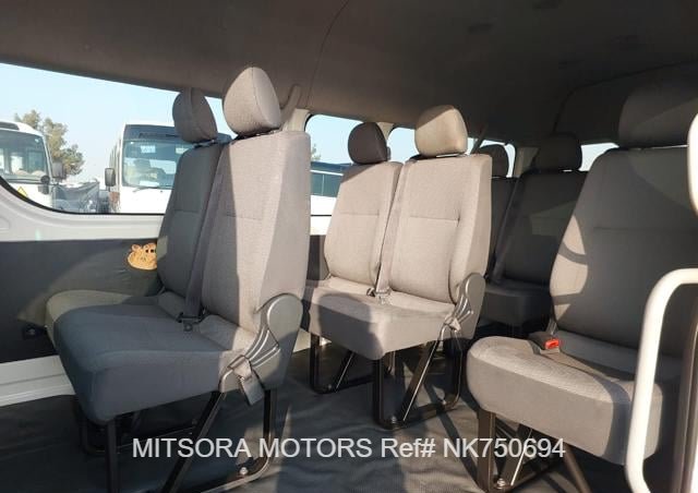 
								2015 TOYOTA HIACE COMMUTER full									