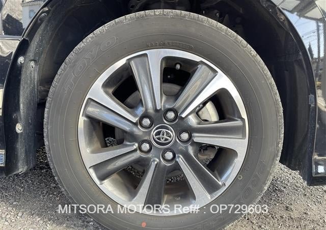 
								2020 TOYOTA VOXY full									