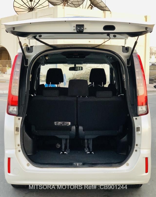 
								2015 TOYOTA NOAH G full									