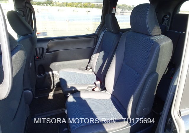 
								2021 TOYOTA VOXY ZS full									