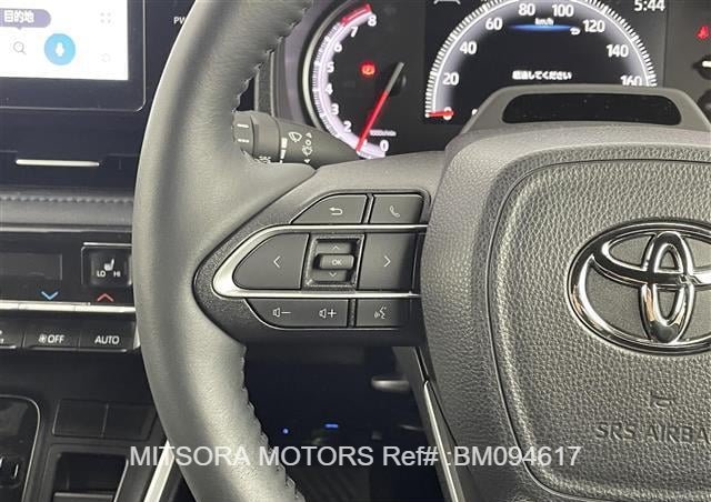 
								2024 TOYOTA VOXY PEARL full									