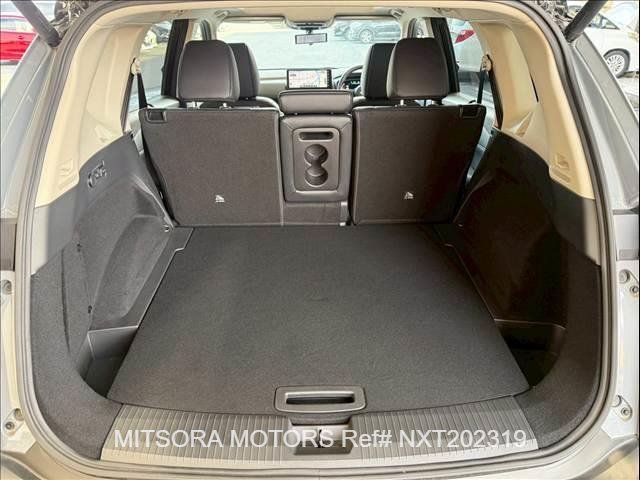
								NISSAN X-TRAIL G E-4ORCE Grey full									