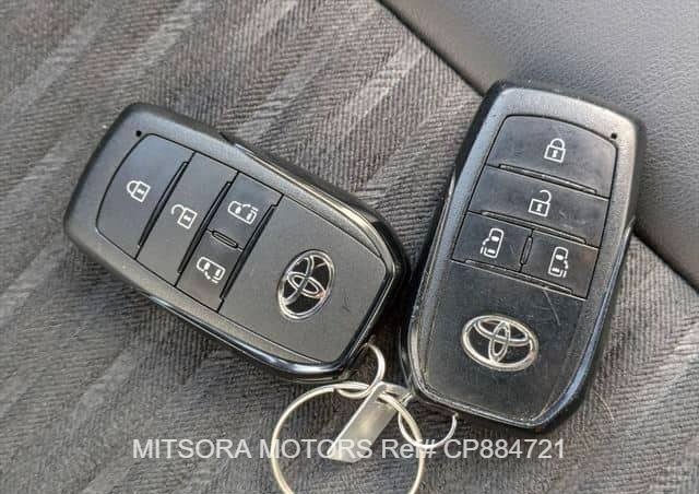 
								2022 TOYOTA NOAH S-Z full									