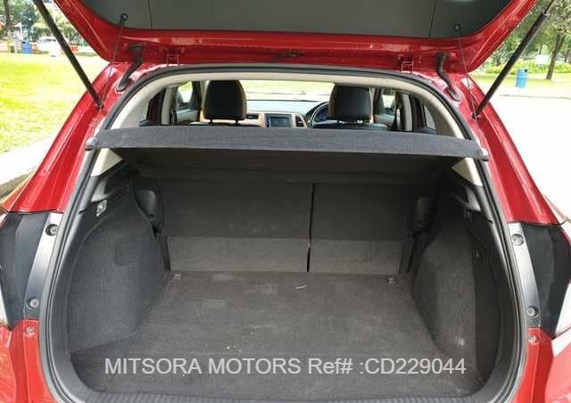 
								2015 HONDA VEZEL full									