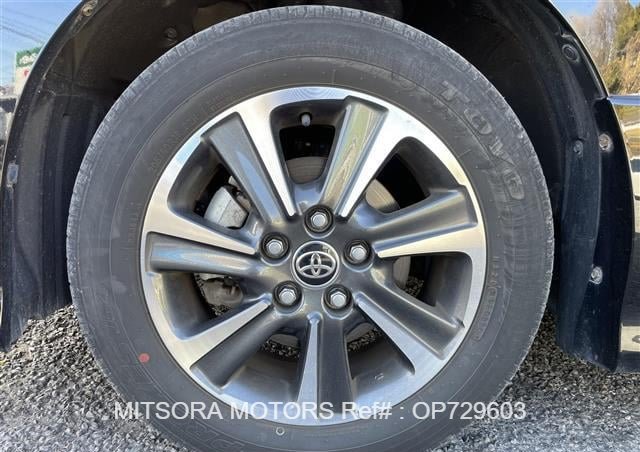 
								2020 TOYOTA VOXY full									