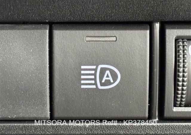 
								2023 TOYOTA VOXY full									