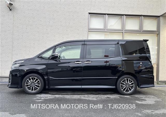 
								2015 TOYOTA VOXY full									