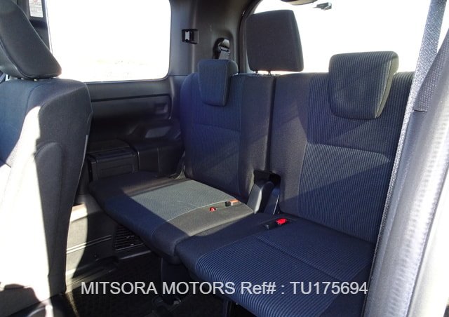 
								2021 TOYOTA VOXY ZS full									