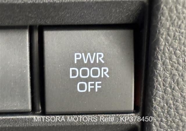 
								2023 TOYOTA VOXY full									