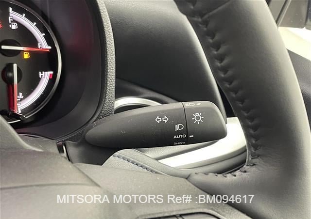 
								2024 TOYOTA VOXY PEARL full									