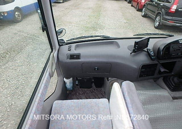 
								2005 HINO LIESSE II full									