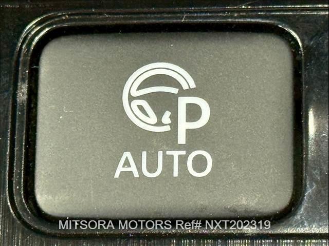 
								NISSAN X-TRAIL G E-4ORCE Grey full									