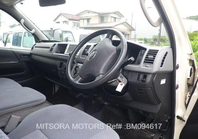 2010 TOYOTA HIACE COMMUTER GLHR