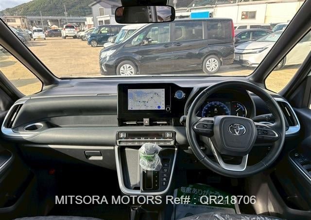 2023 TOYOTA VOXY PEARL