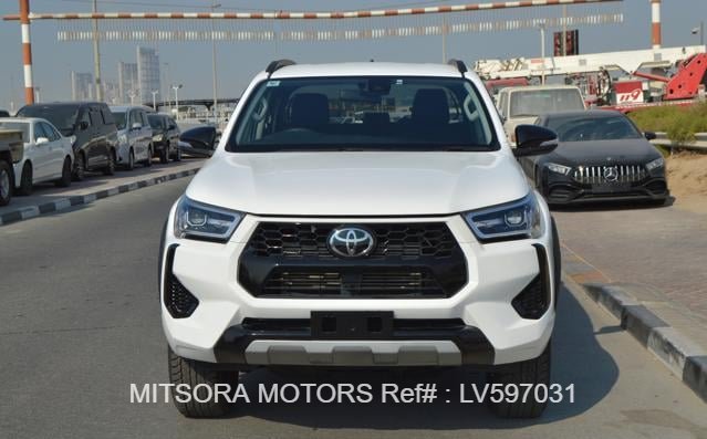 2024 TOYOTA HILUX DOUBLE CABIN