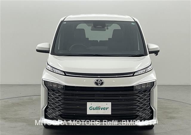 2024 TOYOTA VOXY PEARL