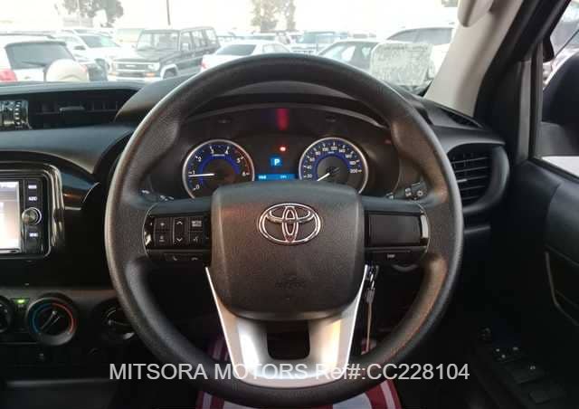 
								2017 TOYOTA HILUX full									